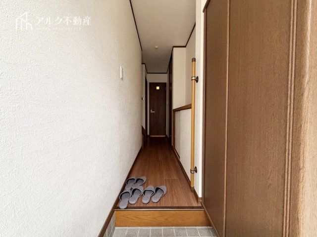 Renovated 3LDK House Near Koshien Station, Nishinomiya - Thumbnail 4