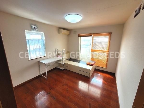 5LDK House with Solar Panels in Takatsuki, Osaka 125.91 sqm - Thumbnail 4
