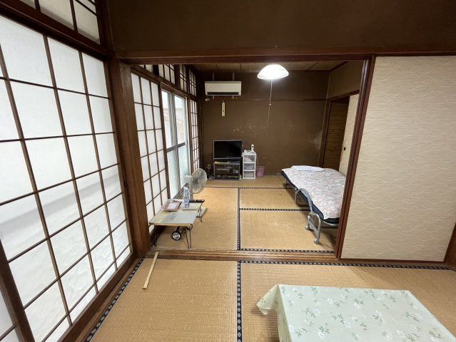 Spacious 2-Story Home with Large Garden in Kagoshima City - Thumbnail 4