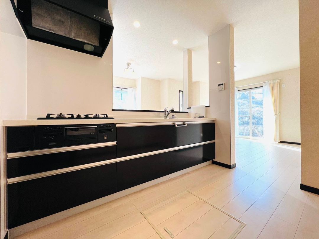 4LDK Detached House for Sale in Kobe Kita-ku, Hyogo - Thumbnail 3