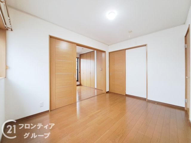 Renovated 2LDK Corner House Near Fuse Station, Higashi-Osaka - Thumbnail 2