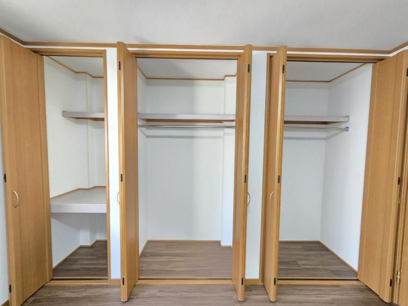 Renovated 3LDK Steel House in Moriguchi, Osaka for Sale - Thumbnail 3