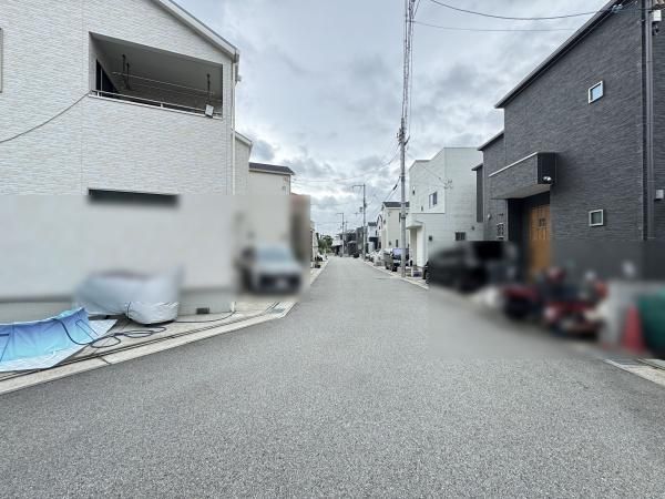 Modern 3SLDK House for Sale in Itami, Hyogo - Built 2018 - Thumbnail 2