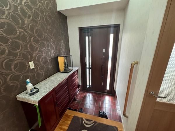 Renovated 5DK Detached House Near Murano Station, Hirakata - Thumbnail 3
