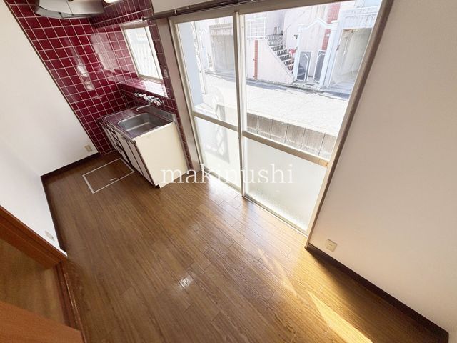 Renovated 9SLDK Family Home with Garage in Habikino, Osaka - Thumbnail 4