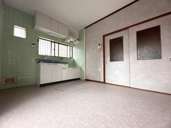 Renovated 5DK House for Sale in Yamatokoriyama, Nara - Thumbnail 4