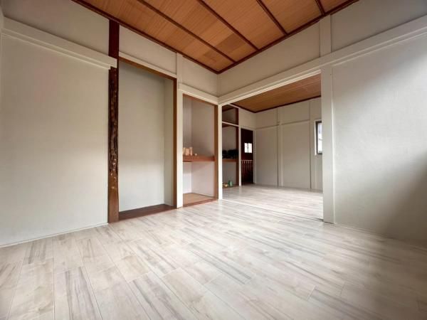 Renovated 5DK House for Sale in Yamatokoriyama, Nara - Thumbnail 2
