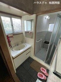 5DK Detached House for Sale in Matsubara, Osaka – 117m² - Thumbnail 3
