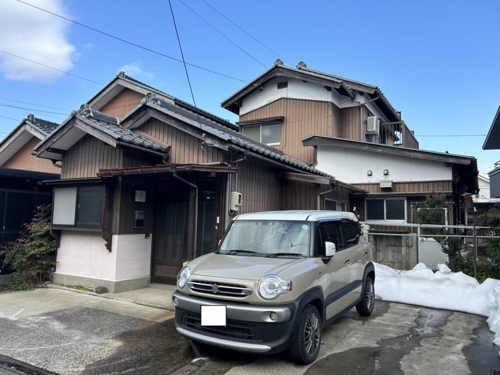 6DK Family House in Tsuruga with Parking & Guarantees - Image 1