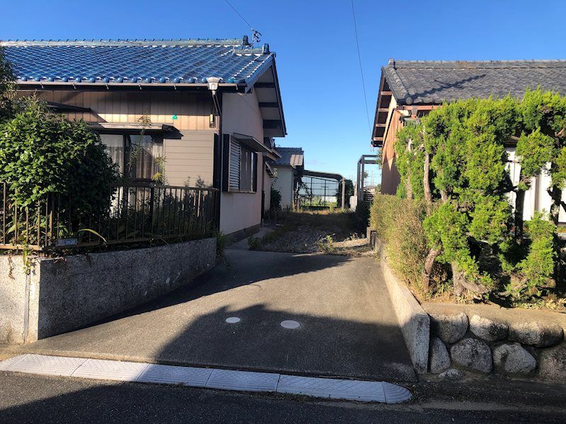 Vacant 4DK House for Sale in Suzuka, Mie - 91.65 sqm - Thumbnail 2