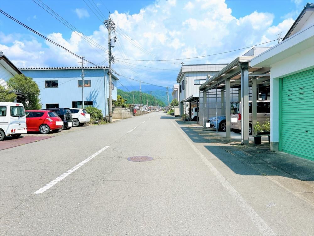 Renovated 5-Bedroom House with Large Land in Katsuyama, Fukui - Thumbnail 3