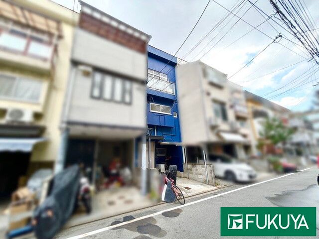 4K Steel-Framed Townhouse Near Fushimi Station in Kyoto - Thumbnail 2
