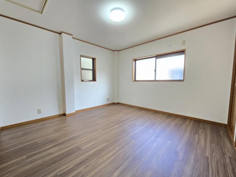 3LDK Renovated House for Sale in Moriguchi, Osaka - Thumbnail 4