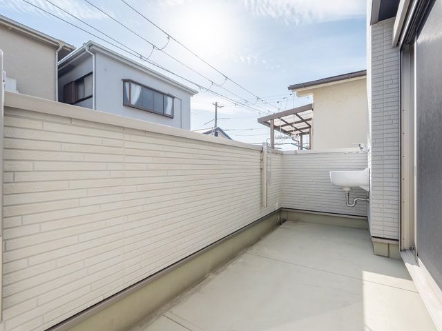 Modern 3LDK House for Sale in Ibaraki, Osaka - 12 Min Walk to Station - Thumbnail 2