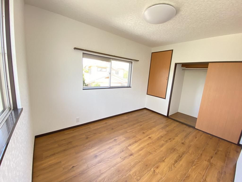 Refurbished 4LDK House for Sale in Hofu, Yamaguchi - Thumbnail 3