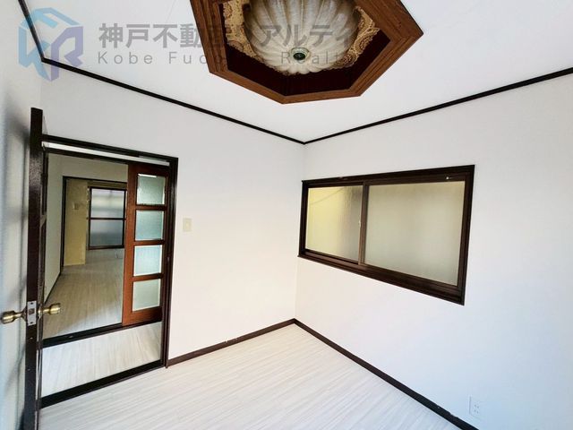 Renovated 3DK House Near Sumadera Station, Kobe - Thumbnail 3