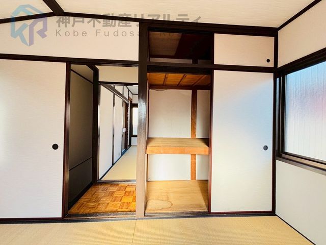 Renovated 3DK House Near Sumadera Station, Kobe - Thumbnail 2