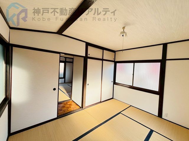 Renovated 3DK House Near Sumadera Station, Kobe - Thumbnail 4