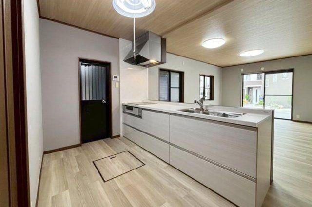 Renovated 6LDK House Near Tarui Station, Sennan City - Thumbnail 4