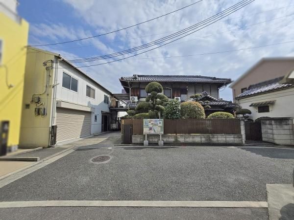 9DK Detached House with Workshop on 170 Tsubo Land in Yao, Osaka - Thumbnail 2