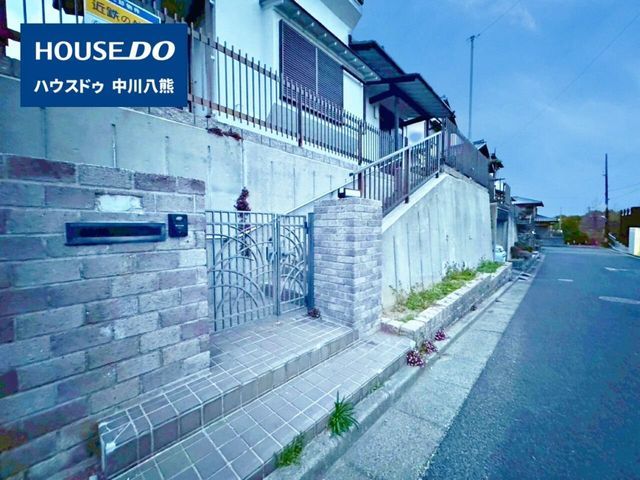 4LDK Detached House for Sale in Minamigaoka, Tsu, Mie - Thumbnail 2