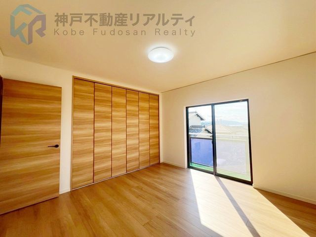 Renovated 4LDK House in Kobe Tamatsu Ward with Garden & Parking - Thumbnail 3