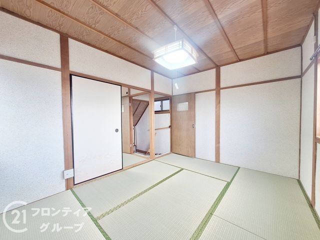 Renovated 3DK House for Sale in Neyagawa City, Osaka - Thumbnail 3