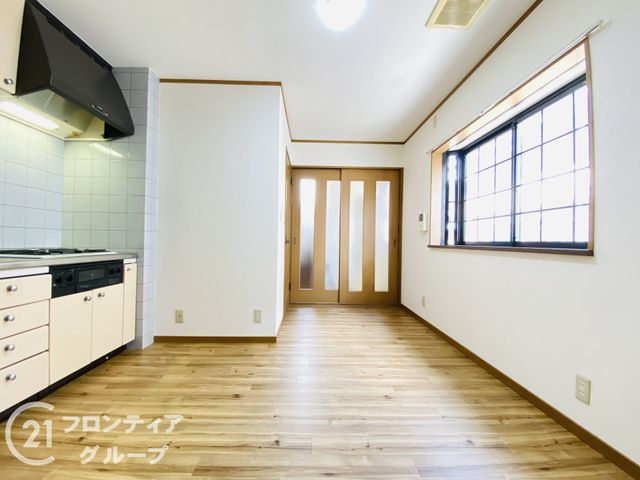 4DK House for Sale in Kadoma City Near Kayashima Station - Thumbnail 2