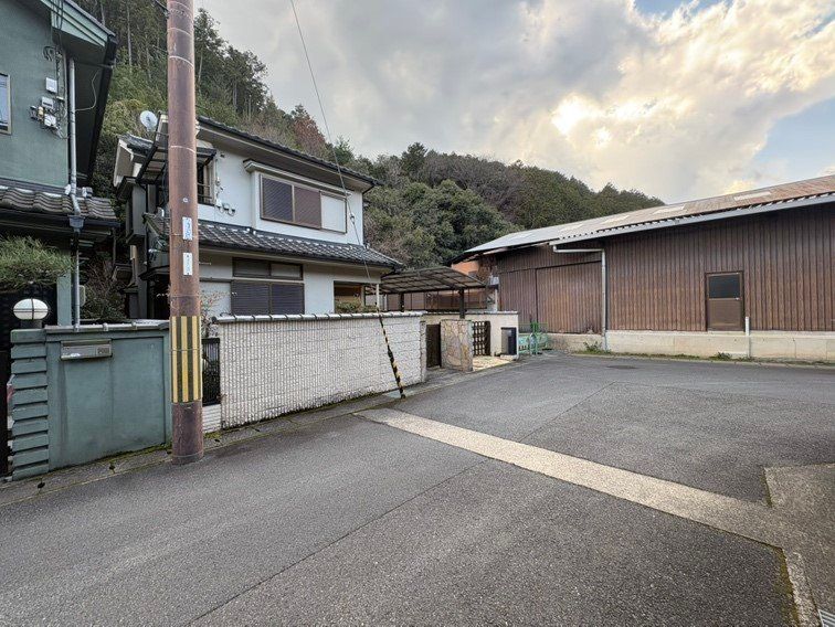 4LDK House for Sale in Ukyo-ku, Kyoto - 87.48m2 - Thumbnail 2
