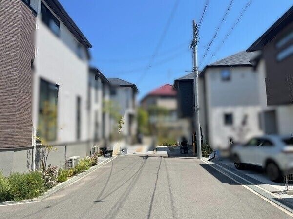 3LDK House for Sale in Toyonaka, Osaka - 93.97 sqm - Thumbnail 2