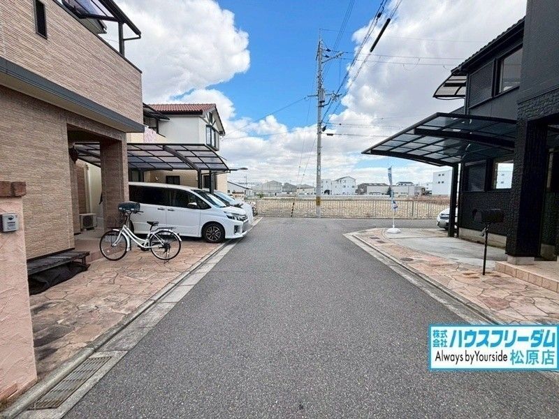 Renovated 4LDK Corner House for Sale in Matsubara, Osaka - Thumbnail 2