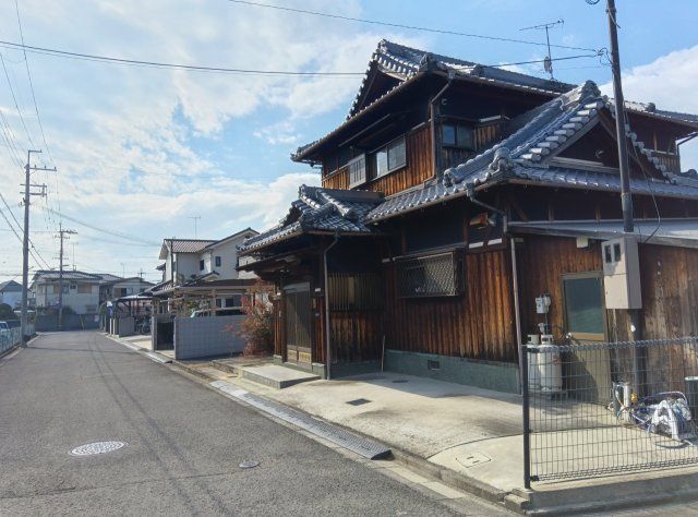 5DK Detached House for Sale in Wakayama City, 162.79 sqm - Thumbnail 2
