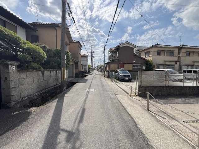 9DK House for Sale in Kashihara, Nara with Large Garden - Thumbnail 4