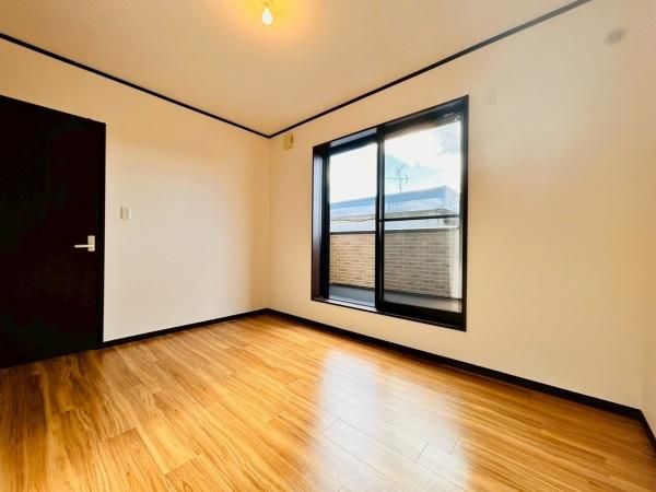 Renovated 3LDK House for Sale near Kaizuka City Hall Mae Station - Thumbnail 3
