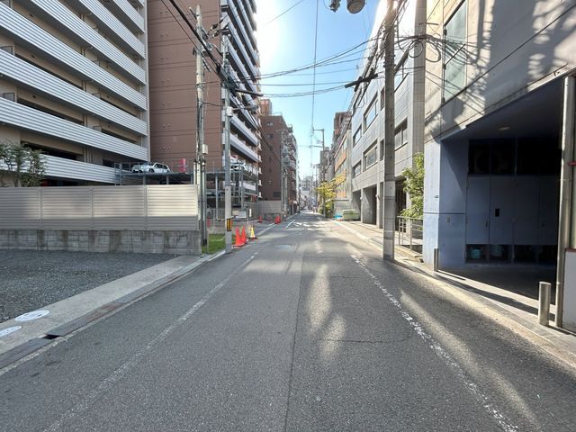 4-Story Steel Townhouse with Rooftop Balcony in Osaka Chuo Ward - Thumbnail 3