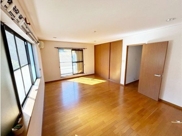 5LDK Detached House for Sale in Kawachinagano, Osaka - Thumbnail 4