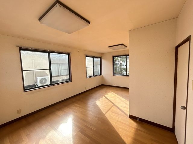 Renovated 4LDK House for Sale in Uchinada, Ishikawa Prefecture - Thumbnail 4