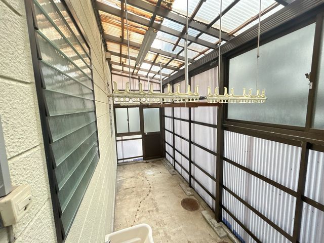 Renovated 4LDK House for Sale in Uchinada, Ishikawa Prefecture - Thumbnail 2