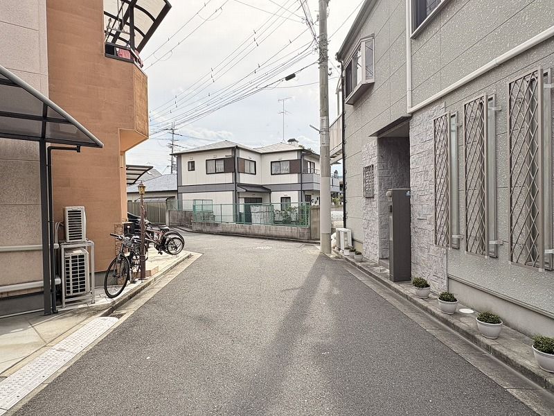 3 Bedroom Detached House for Sale in Higashiosaka, Osaka - Thumbnail 3