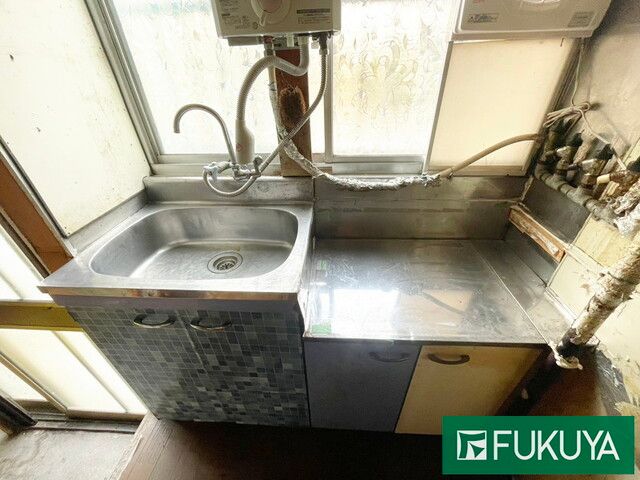 Terraced House for Sale in Konohana Ward, Osaka - 1M JPY - Thumbnail 2