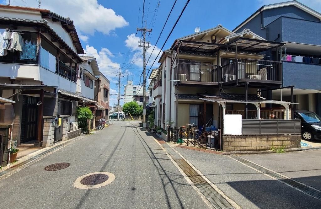 4LDK Detached House for Sale in Higashiosaka, Osaka - Thumbnail 2
