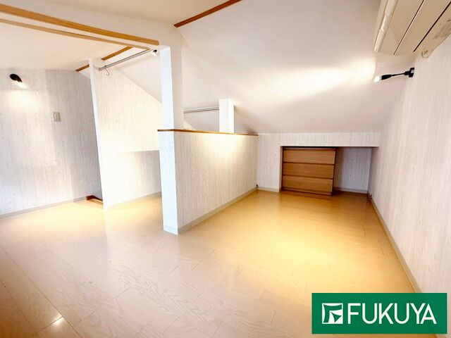 Renovated 1LDK Townhouse for Sale in Higashinari Ward, Osaka - Thumbnail 2