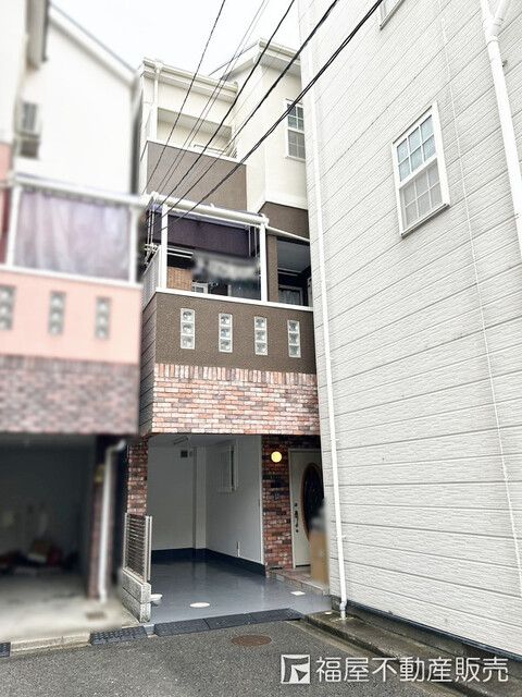 Renovated 4LDK Steel-Frame House Near Minami-Tatsumi Station, Osaka - Thumbnail 2