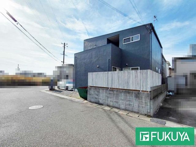 4LDK Family Home with 3 Car Parking in Himeji, Hyogo - Thumbnail 3