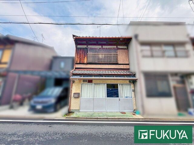 4K Used Terraced House Near Nijo Station, Nakagyo-ku, Kyoto - Thumbnail 2