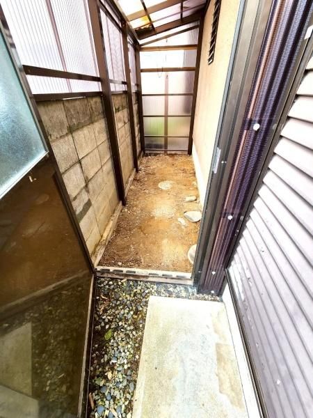 5-Bedroom House for Sale in Quiet Himeji Residential Area - Thumbnail 2