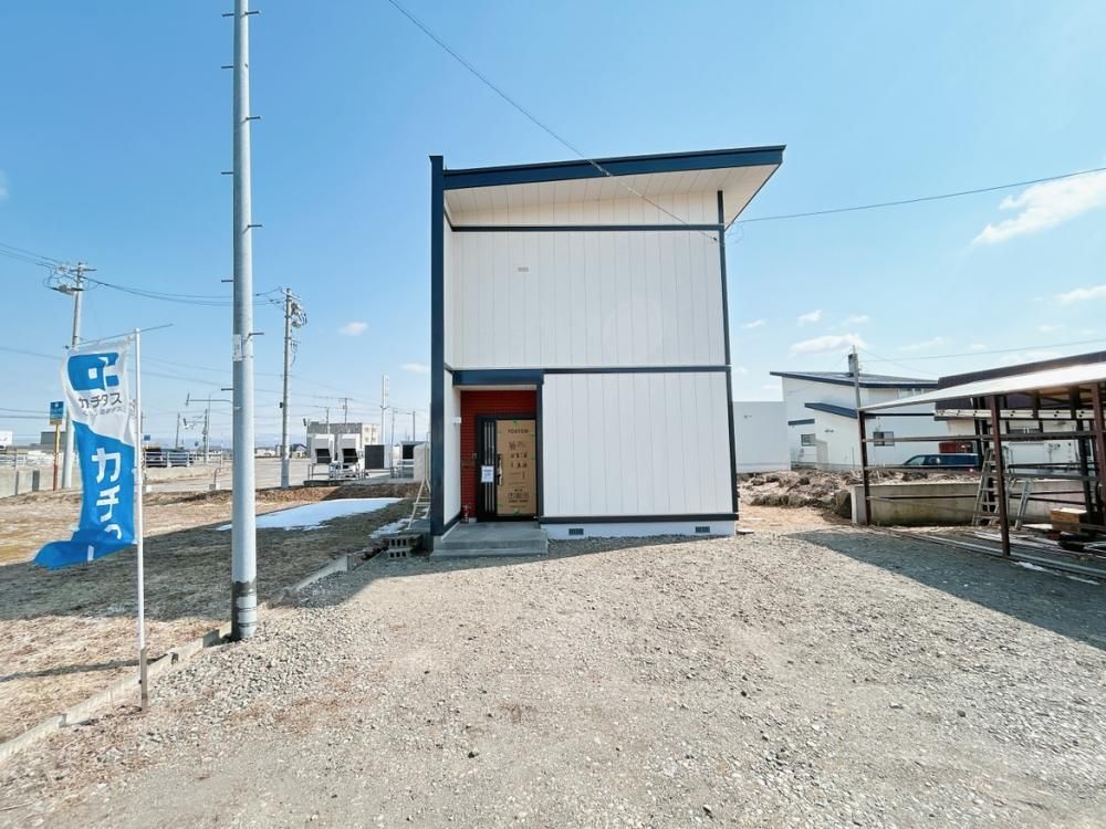 Renovated 4LDK House in Yuni, Hokkaido | Near Station - Thumbnail 2