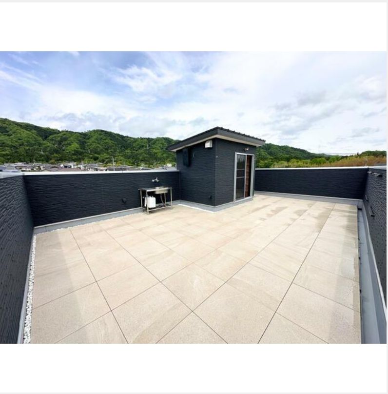 Modern 3LDK House in Iga City, Mie | 5 Years Old | All-Electric - Thumbnail 2