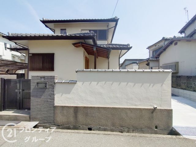 重厚感ある4LDK中古戸建て｜加古川市平岡町新在家 - Thumbnail 4