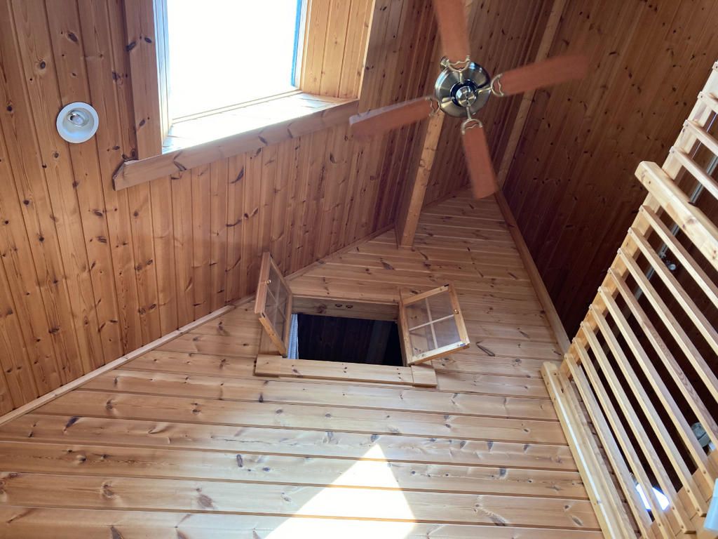 Log House for Sale in Tomakomai, Hokkaido with Garage and Large Garden - Thumbnail 4
